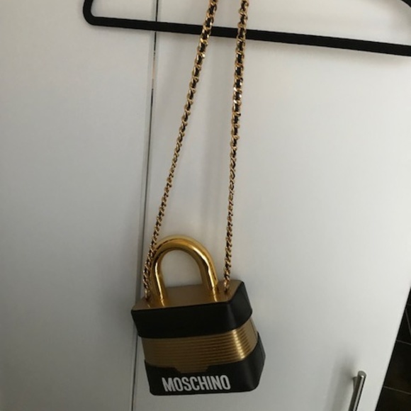 moschino lock bag